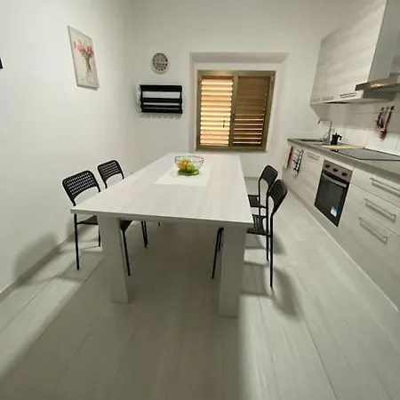 Apartment Anna Codice Iun R6300